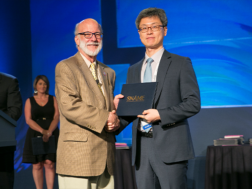 Professor Hyun Chung Claims the Elmer L. Hann Award 2016 이미지