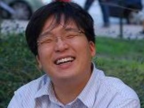 Dr. Dong-Hee Chung Honored with OYRA by Korean Physicists in America 이미지