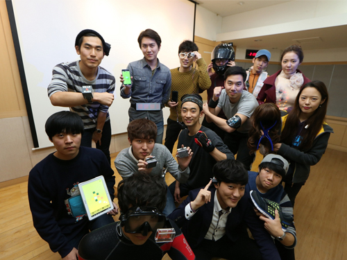 The 2014 Wearable Computer Competition Takes Place at KAIST 이미지