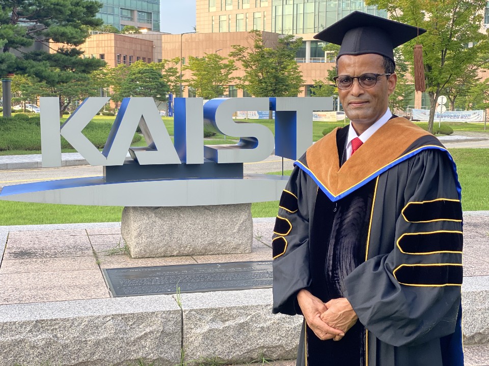 Ethiopia’s Former Minister of Urban Development and Housing Mekuria Teklemariam earned his PhD in the Global ITTP last month.
