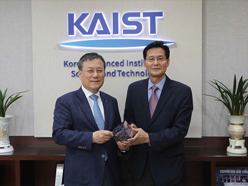 AST Holdings Makes a Donation to KAIST 이미지