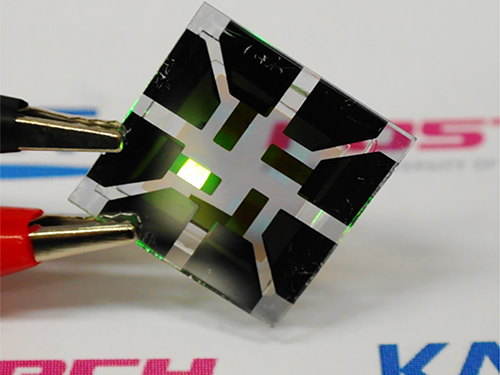 Graphene-Based Transparent Electrodes for Highly Efficient Flexible OLEDs 이미지
