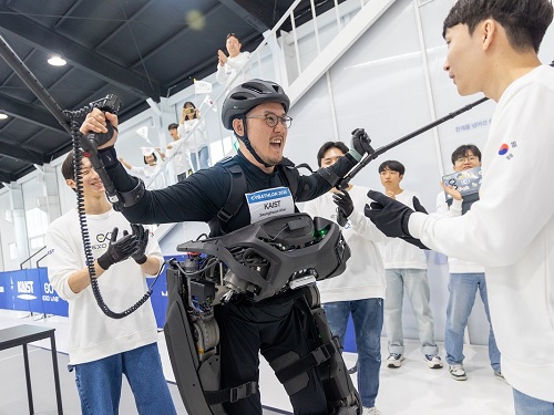 Team KAIST Crowned Champion for their World’s Best Ironman, Winning their 2nd Consecutive Win at the Cyborg Olympics 이미지