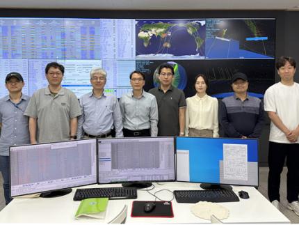 KAIST’s Next-Generation Small Satellite-2 Completes a Two-Year Mission – the Successful Observation of Arctic and Forest Changes 이미지