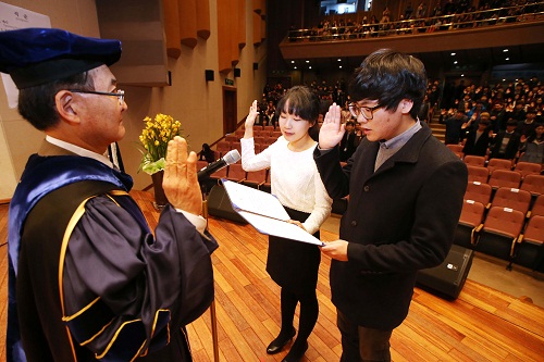 KAIST Welcomes Freshmen at the 2015 Convocation Ceremony 이미지