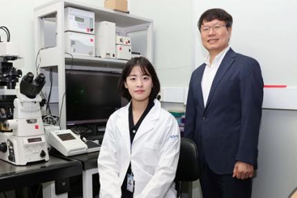 빛으로 단백질 · mRNA를 원할 때 꺼내 쓴다 이미지