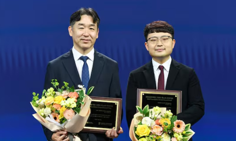 KAIST 의과학대학원 박수형 교수(왼쪽), 서울대 화학생물공학부 서상우 교수(오른쪽)[사진출처: 조선비즈]