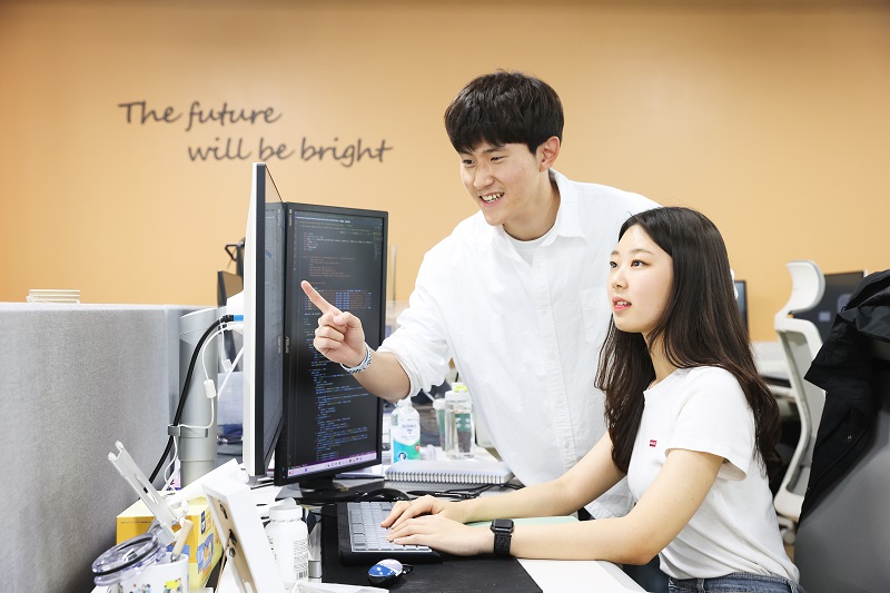 학생들이 연구하는 모습