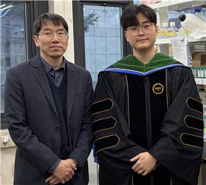 생명과학과 강석조 교수, 엄은총 박사