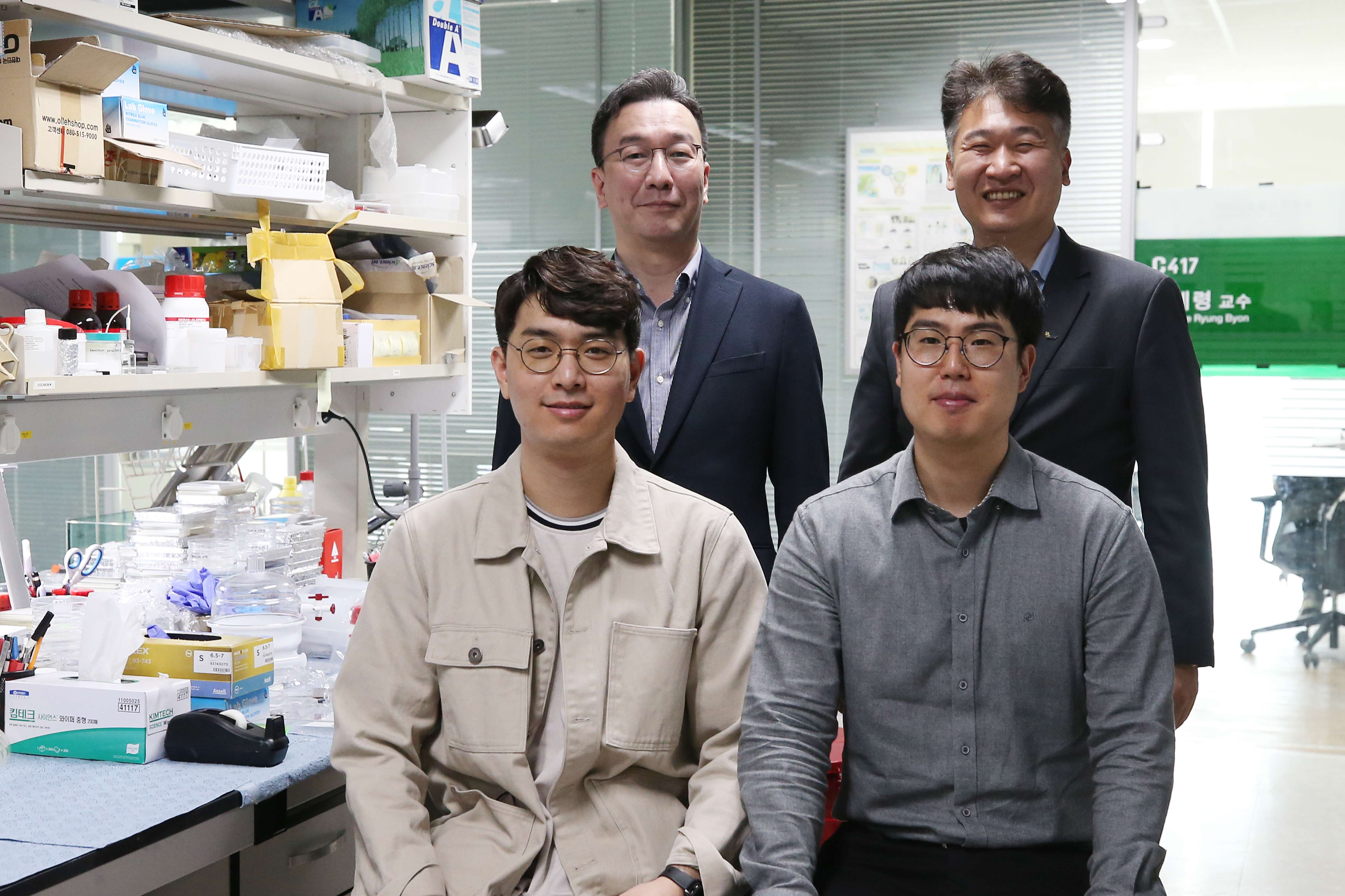 (Clockwise from back left) Professor Jung-Wuk Hong, Professor Seokwoo Jeon, Dr. Sang-Eon Lee, and PhD Candidate Donghwi Cho