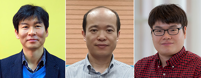  Professor Hyotcherl Ihee (left), Professor Young Min Rhee (center), and Dr. Tae Wu Kim (right) 