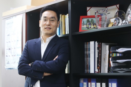 Professor Byungha Shin
