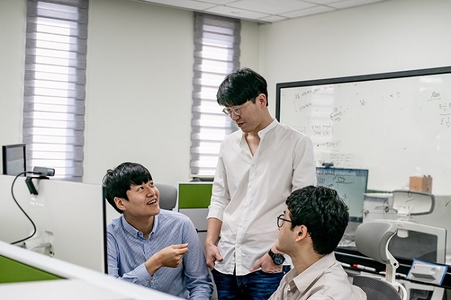 From Left Dr.Dae Wook Kim, Professor Jae Kyoung Kim, and PhD candidate Hyukpyo Hong
